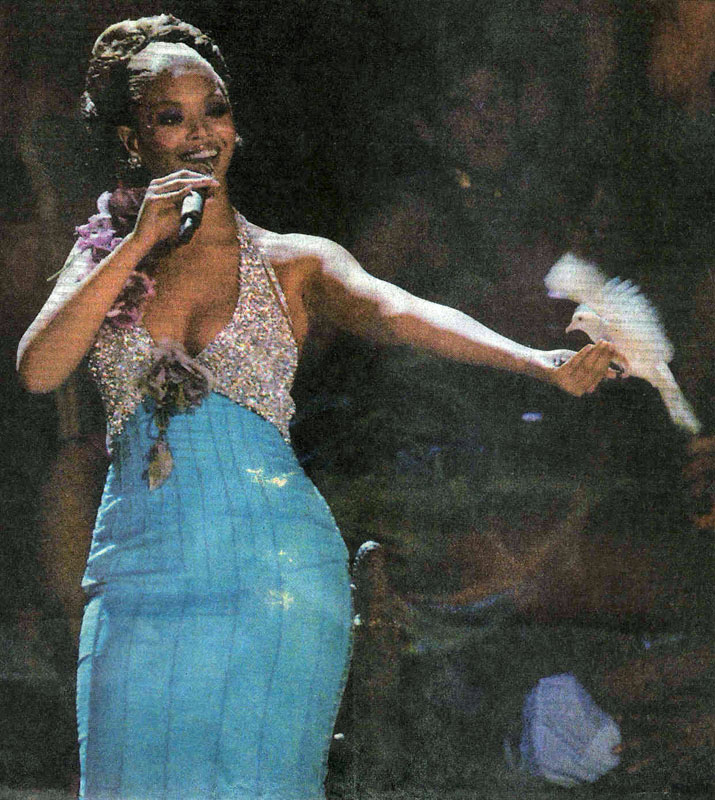 Beyonce with Dove at The Grammys